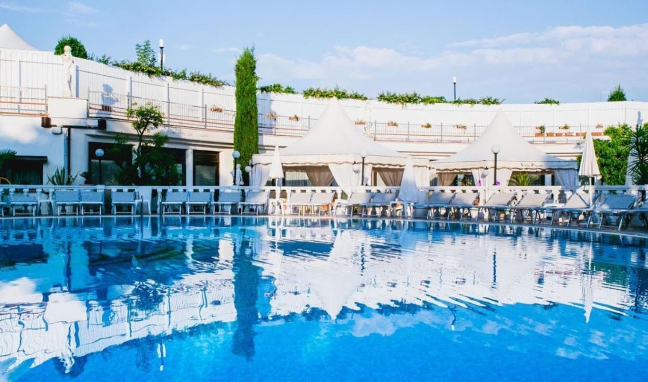 Hotel Villa Pigalle Tezze sul Brenta Exterior foto